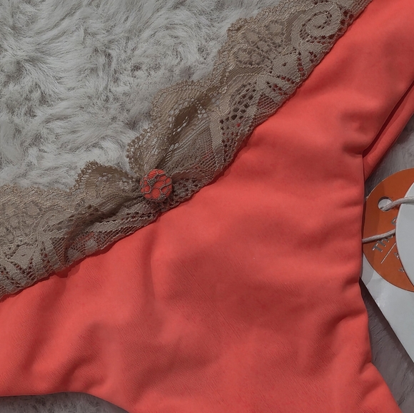 Nwt Beach Bunny Love‎ Potion Coral Lace Brazilian thong Bikini Bottoms xs - Picture 2 of 9